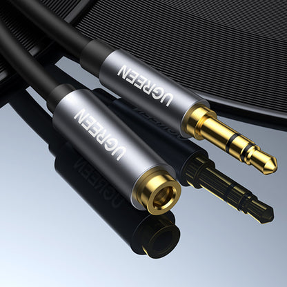 Ugreen AV118 10592 kabel 3,5 mm mini jack (manlig) / 3,5 mm mini jack (kvinnlig) 1m - silver
